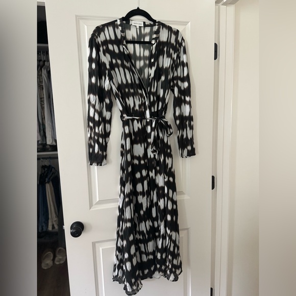 Bella Dahl Black and White Long Sleeve Wrap Dress - Picture 1 of 3